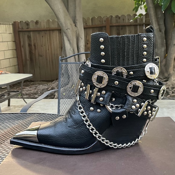 Iconic Jeffrey Campbell Hawthorne Rocker Chain Boots 7 - Picture 1 of 9